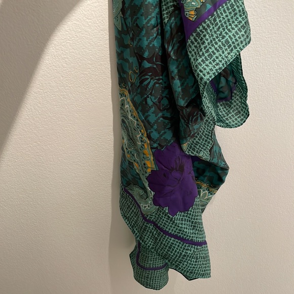 CHRISTIAN DIOR 100% silk square scarf greens/blues/purple/paisley/b+w+swirlydoos - Picture 10 of 15